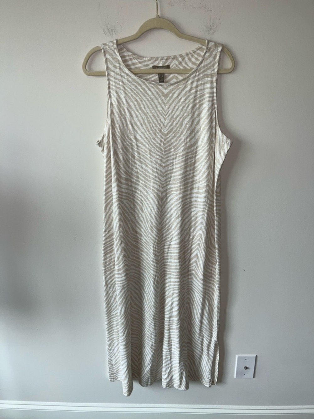 Naturals D&Co Cream and Beige Striped Sleeveless Midi Dress L